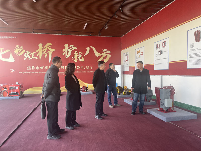 河南工業(yè)大學(xué)機(jī)電工程學(xué)院到我司考察交流